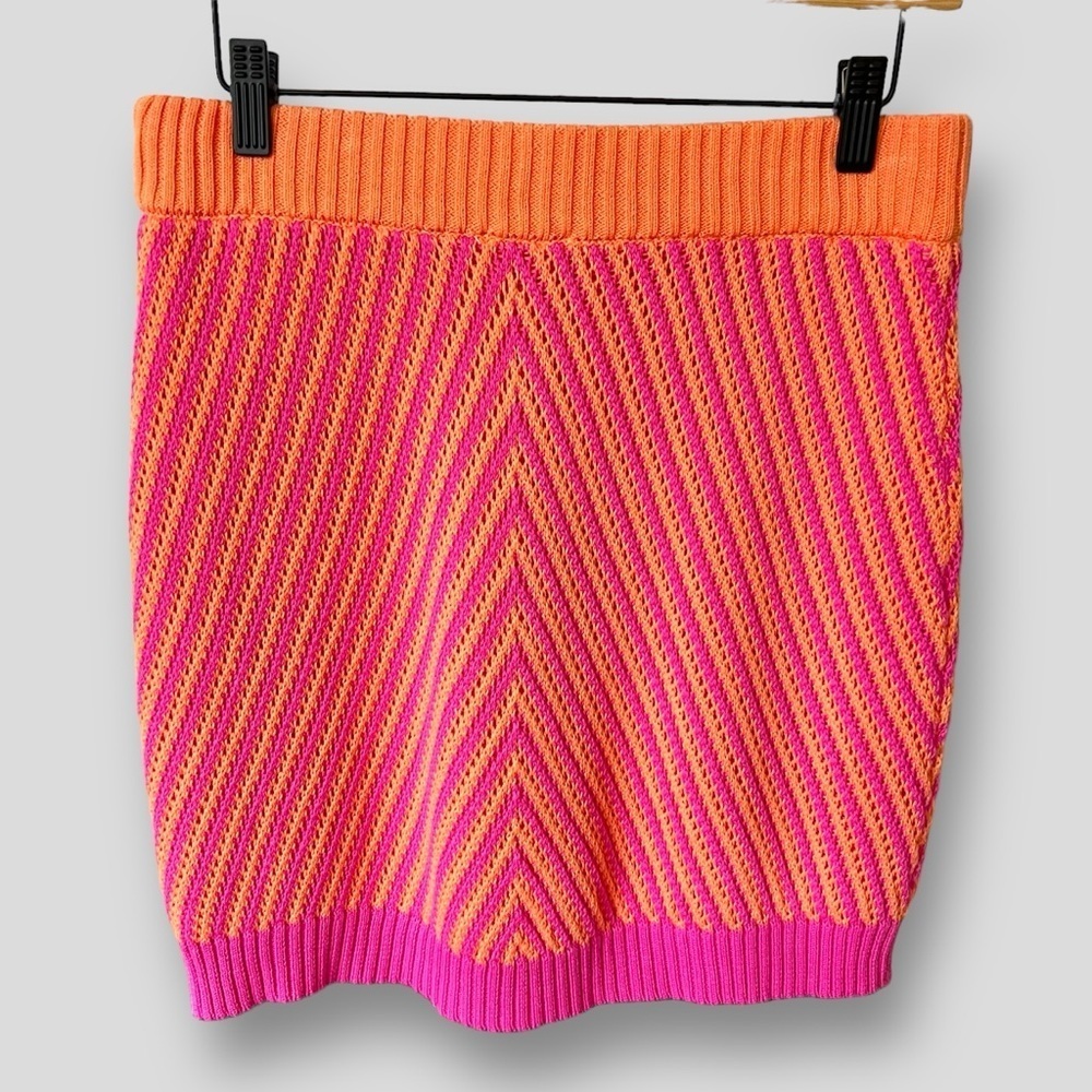 Fate Skirt Knit In Pink and Orange